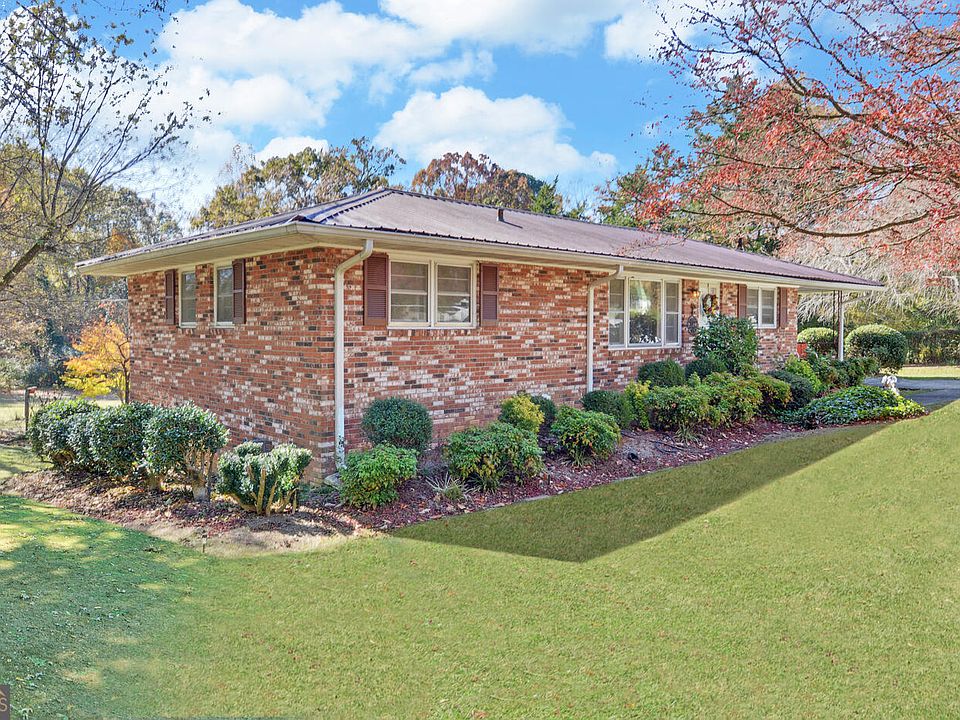 1st image of 586 Collins Rd