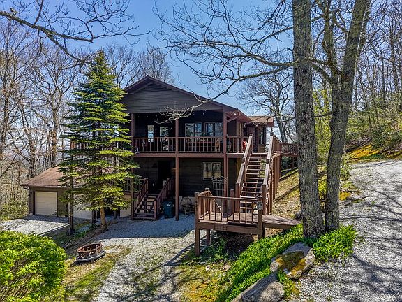 2nd image of 623 Buggy Barn Rd