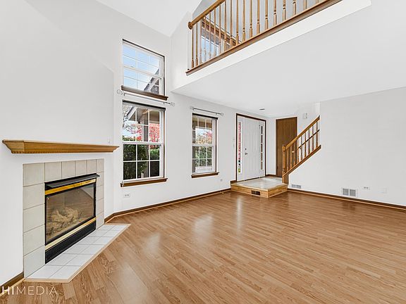 3rd image of 9290 Meadowview Dr