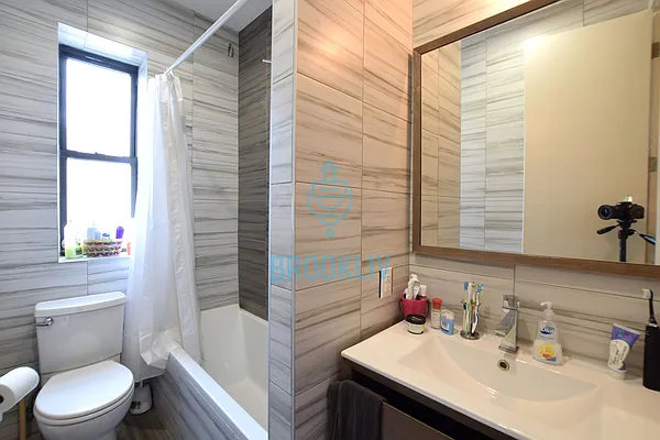 Rented by null | media 8