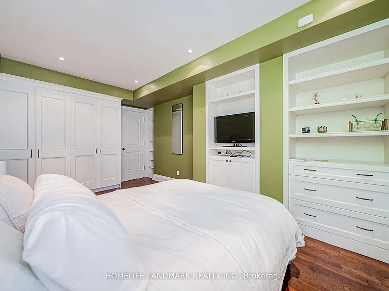 102 Stratford Cres — Photo 43