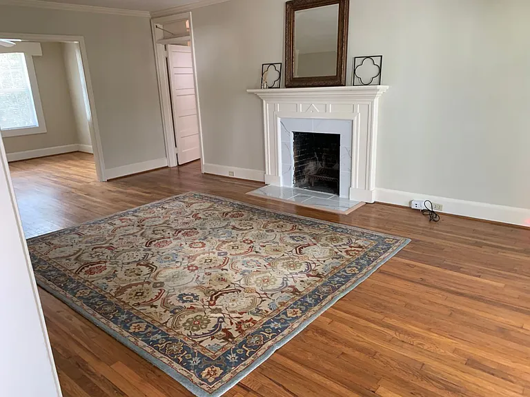 614 Capitol Pl — Photo 2