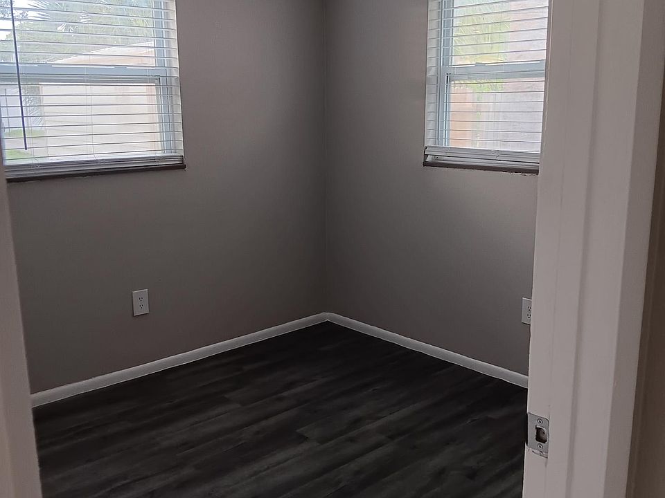 1st image of 345 50th Ave N