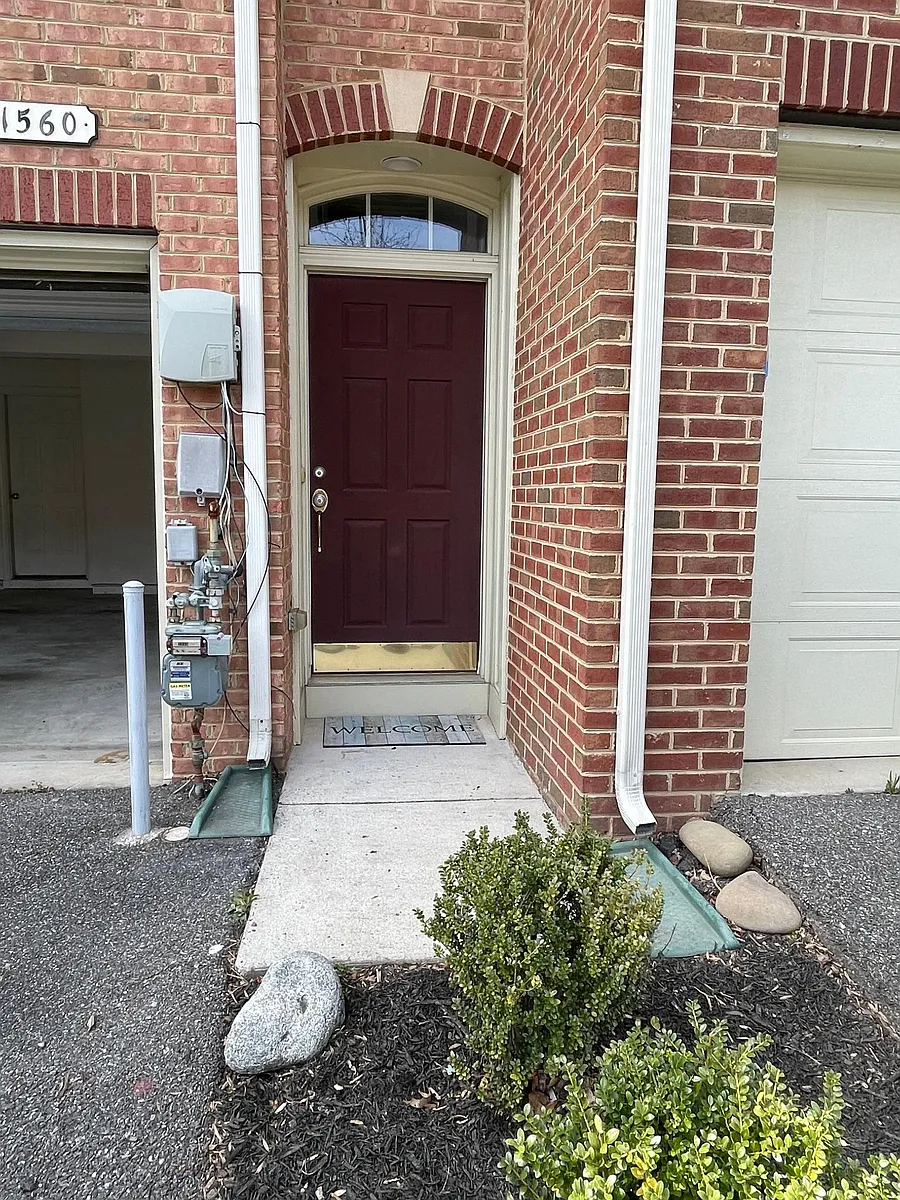 Building Photo - 1560 Rutland Way