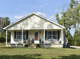 545 W Cedar Grove Rd, Irvine, KY 40336