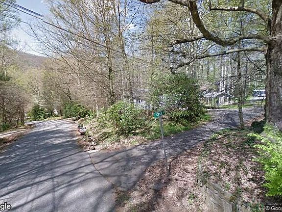 2nd image of 19 Cabin Ln