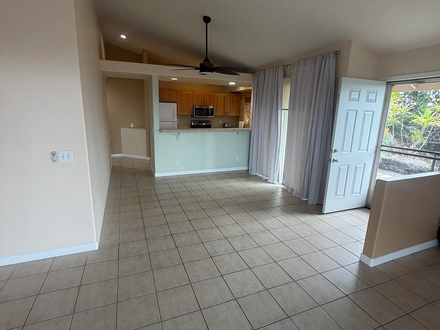 3 bed, 1700 sqft, $4,400 — Photo 3