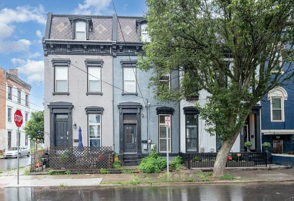 2nd image of 460 Dayton St