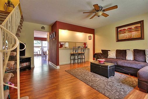 3rd image of 490 Edgewood Dr APT 2