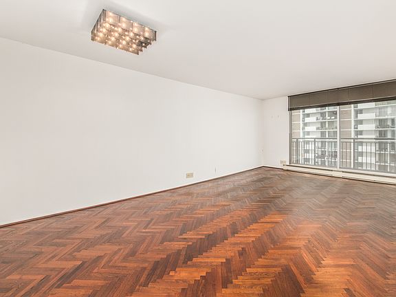 5th image of 6007 N Sheridan Rd APT 25D