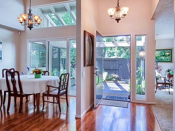 4th image of 801 Dunbarton Cir