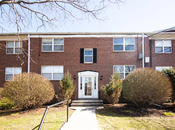 34 Arnold Way, West Hartford, CT 06119