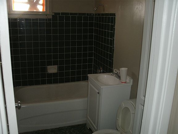 5th image of 726 40th St