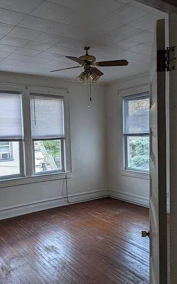 119 W Burke St — Photo 24