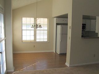 4th image of 3265 Medina Dr