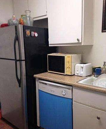 3rd image of 1340 Cabrillo Park Dr APT C