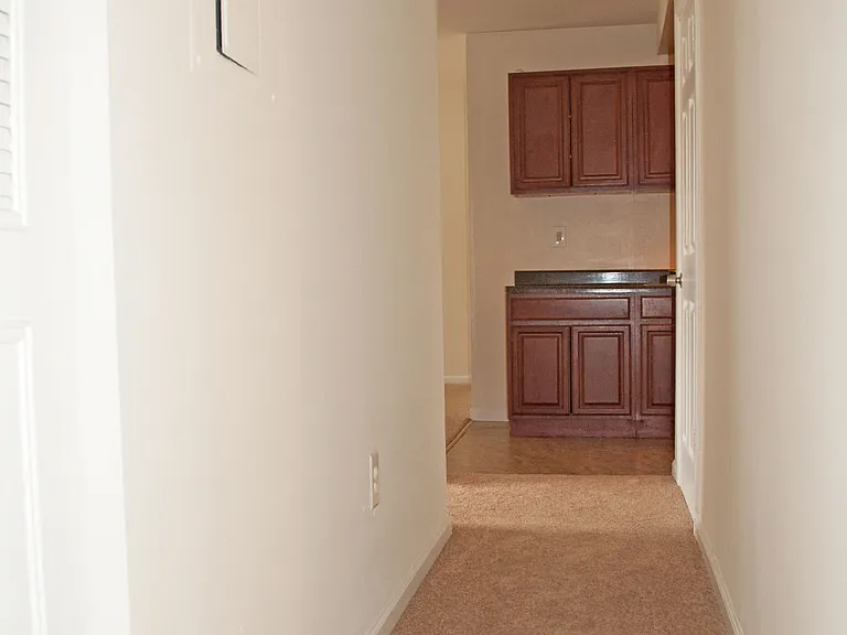 Virginia Arms Apartments — Photo 19