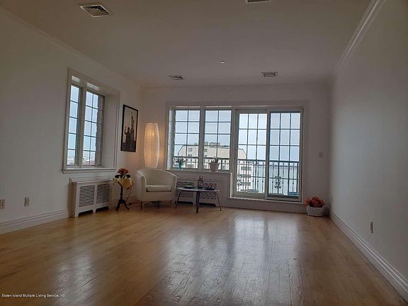3rd image of 155 Bay St APT 5G