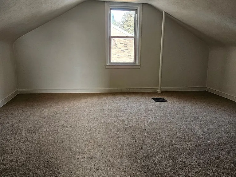 101 N Forrest St — Photo 10