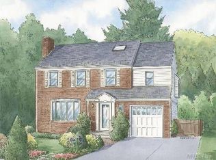57 Allenwood Rd, Great Neck, NY 11023