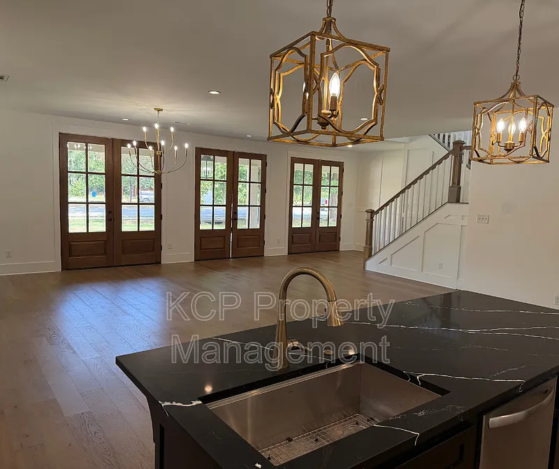 1813 Garland Ave — Photo 4