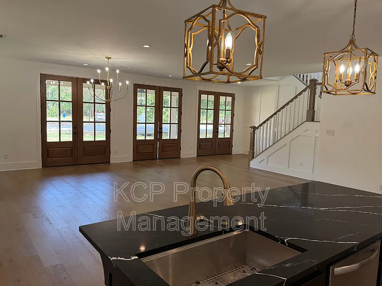 1813 Garland Ave #1 — Photo 4