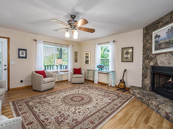 4th image of 81 Trinity Dr