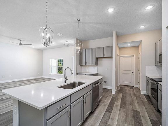 4th image of 19 Price Ln