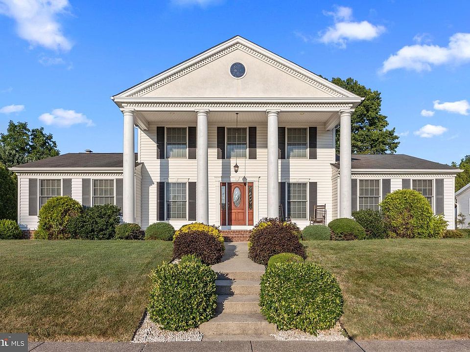 1st image of 89 Hickory Dr