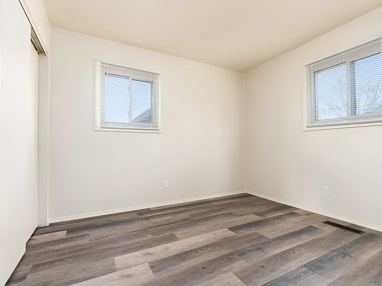 1921 SW E St #1921 — Photo 11