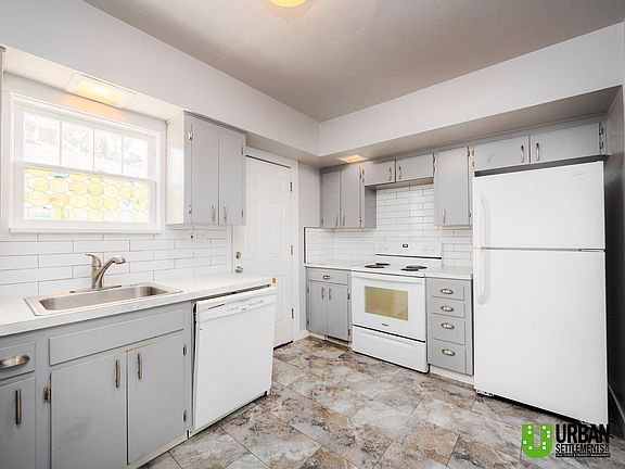 2nd image of 308 W 18th Ave