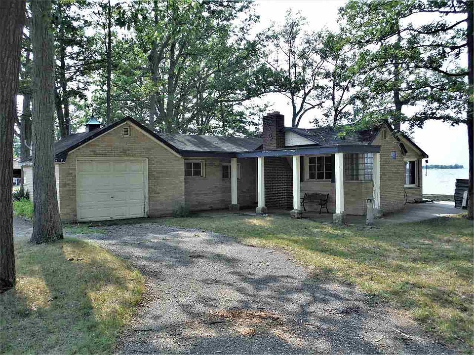1st image of 256 W Houghton Lake Dr