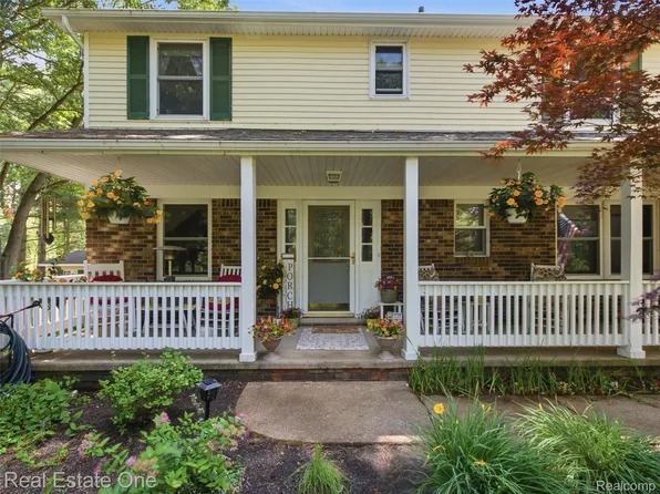 1230 Bald Eagle Lake Rd, Ortonville, MI 48462