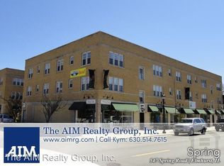 290 W Montrose Ave APT A2, Elmhurst, IL 60126
