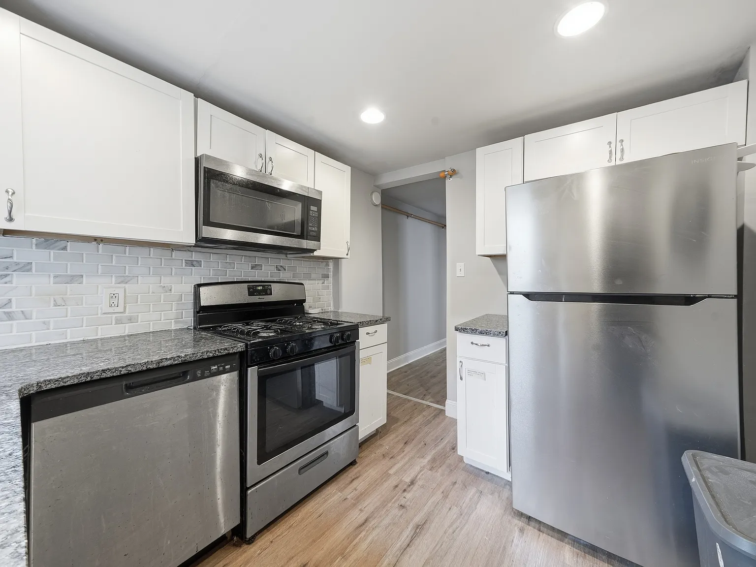 1 bed, 800 sqft, $1,100 — Photo 2