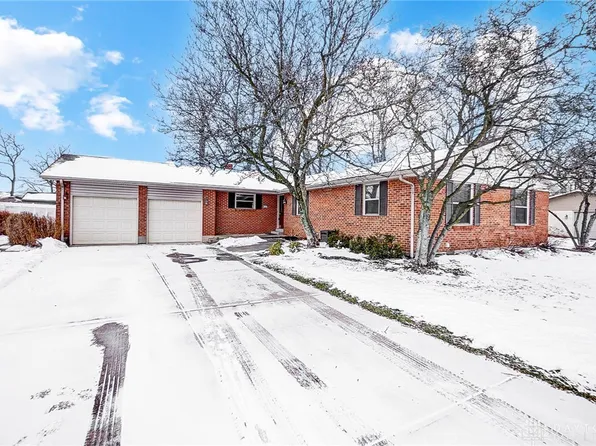 2397 Banyon Dr, Dayton, OH 45431
