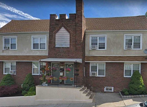 2nd image of 150 Belmount Ave