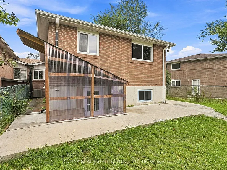 33 Garside Cres #MAIN — Photo 31