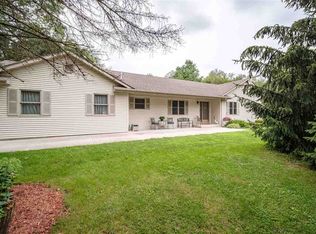 13748 Beaver Dr, Roscoe, IL 61073