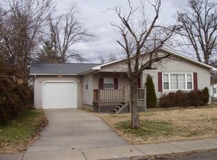 302 W Fannetta St, Dexter, MO 63841