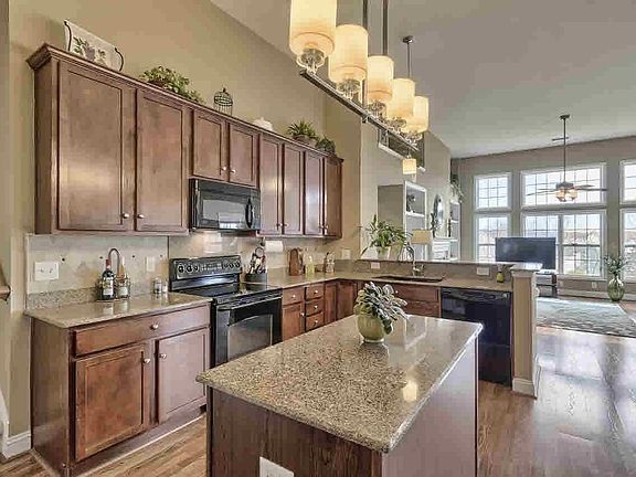 5th image of 200 Gauley Dr