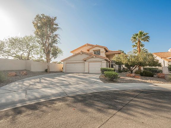 3rd image of 8432 Honeywood Cir