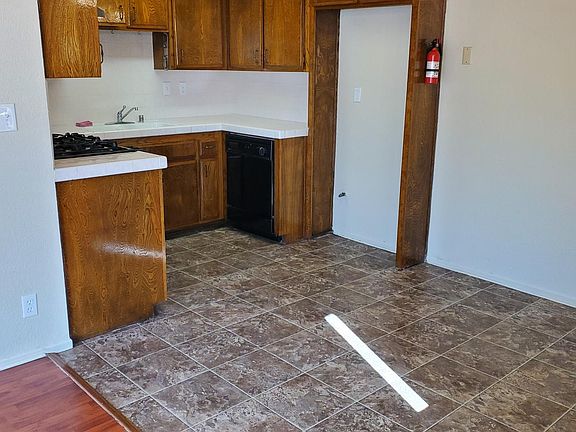 3rd image of 1178 W 22nd St