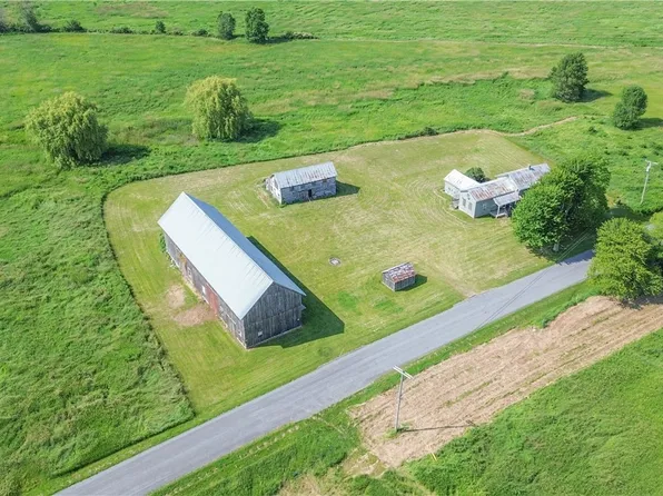 21585 S Shore Rd, Three Mile Bay, NY 13693