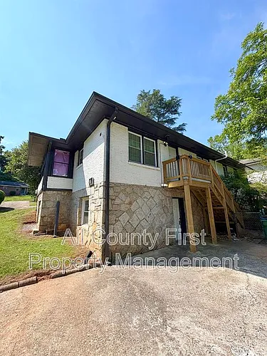 1093 Fayetteville Rd SE Photo 1