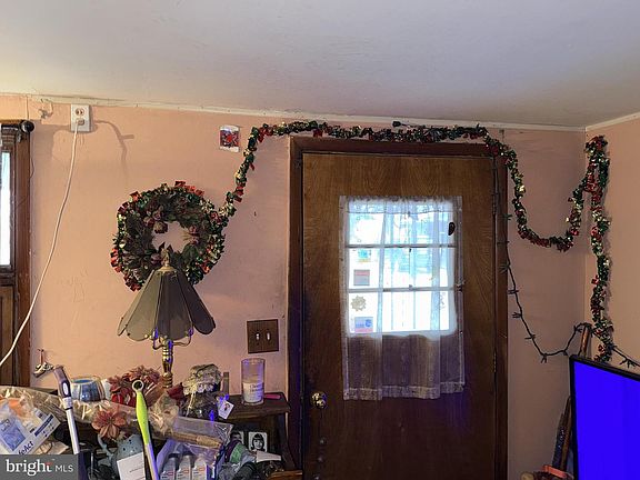 4th image of 6945 Veterans Way