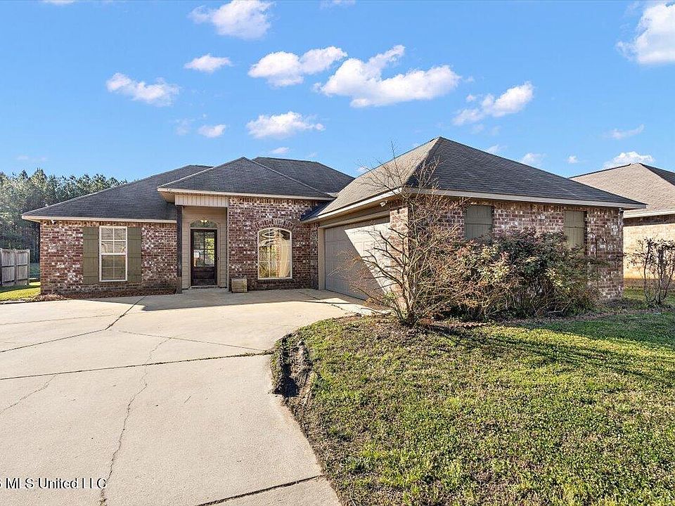 1st image of 526 Brighton Trl