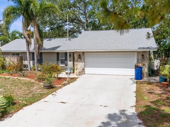 2204 67th St W, Bradenton, FL 34209