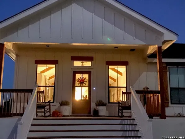 622 County Road 2753, Mico, TX 78056