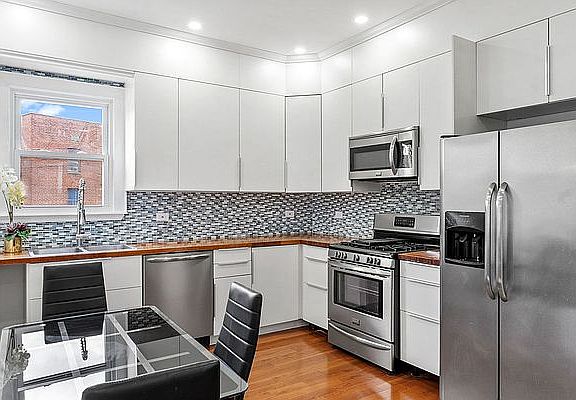 2nd image of 550 Morris Park Ave #3